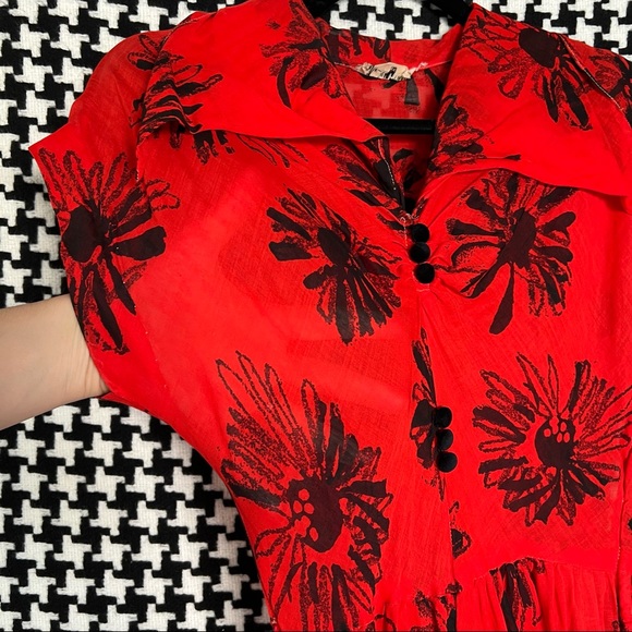 Vintage 1940s semi-sheer a-line red dress with allover black floral print. Small - Picture 6 of 15